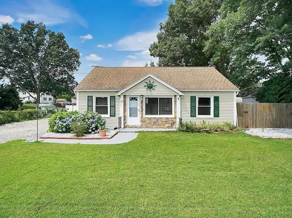 83 Powder Mill Rd, Southwick, MA 01077