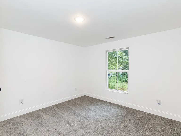 206 Temple Ave — Photo 18