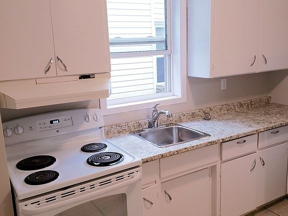 3rd image of 460 Caron Ave #2