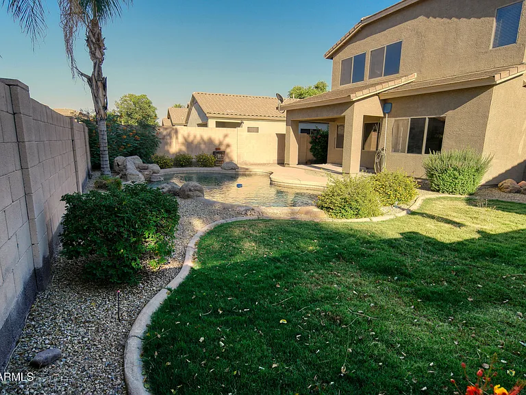 3726 E Oxford Ln — Photo 4