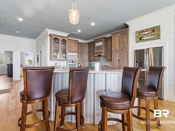 4th image of 29461 Bayshore Dr N