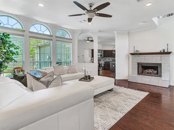 8417 Trail Lake Dr, Rowlett, TX 75088