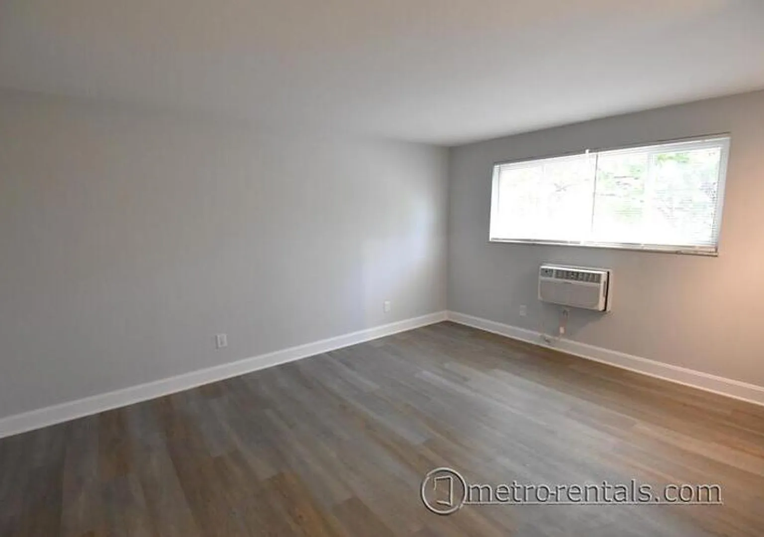 518 Oakland Park Ave - Abcdefghijkl — Photo 2