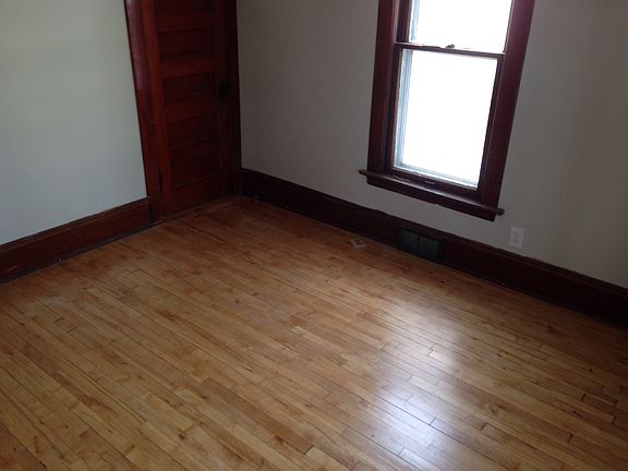 4th image of 3754 Bryant Ave N