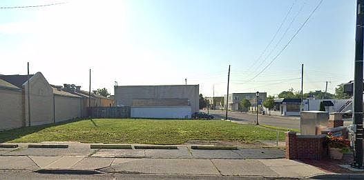 2nd image of 8 N Broad St