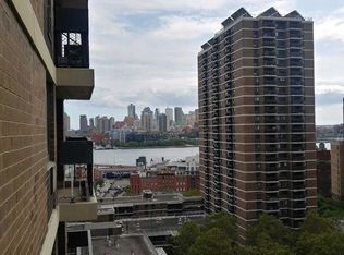 90 Gold St APT 17M, New York, NY 10038