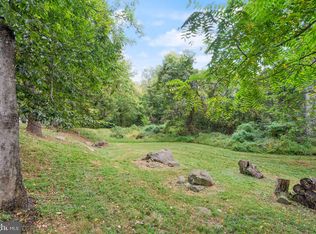 Charles Town Pike, Hillsboro, VA 20132