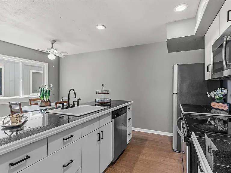 151 Del Verde Cir #2 — Photo 4