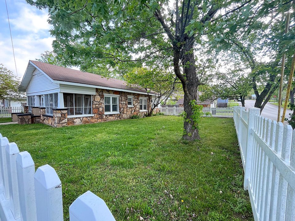 1st image of 220 Preacher Roe Boulevard