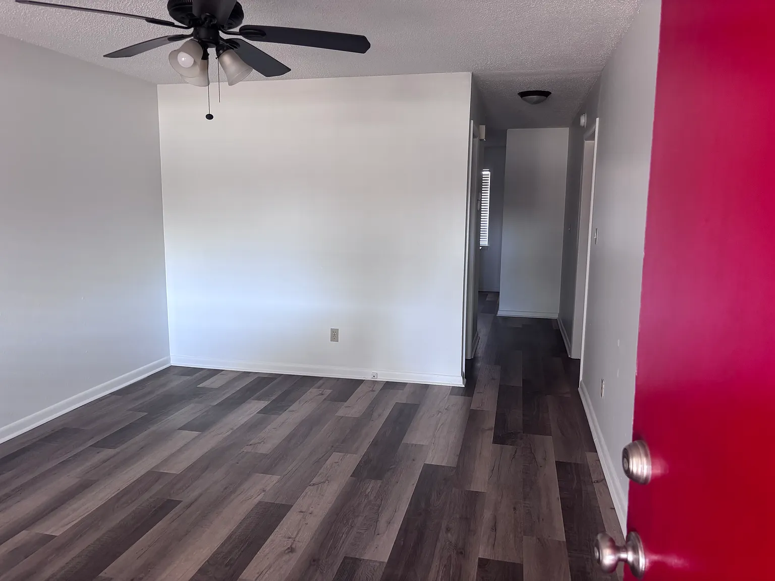 2 bed, 1.5 bath, 820 sqft, $1,150 — Photo 2