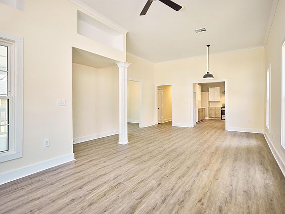 3rd image of 424 Hodges St
