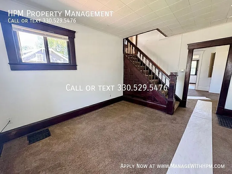 1538 Woodland Ave NW — Photo 2