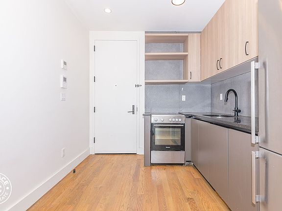 3rd image of 171 Linden Blvd #4F