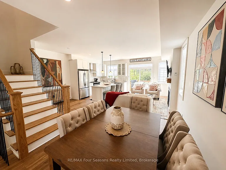 137 White Oak Cres — Photo 5