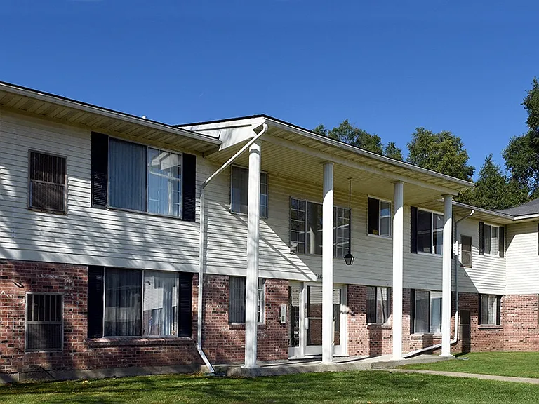 Cherokee Hills Apartments — Photo 4