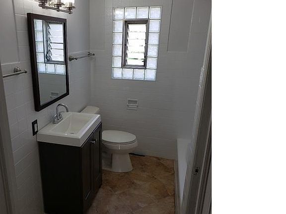 2nd image of 770 E 157th Pl
