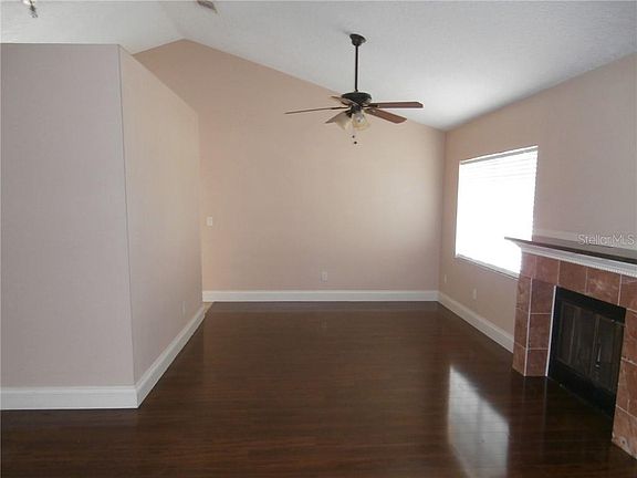 4th image of 631 Aggie Dr
