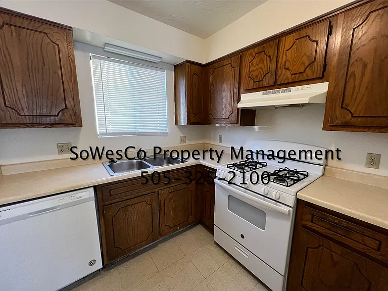 824 N Vine Ave #D — Photo 5