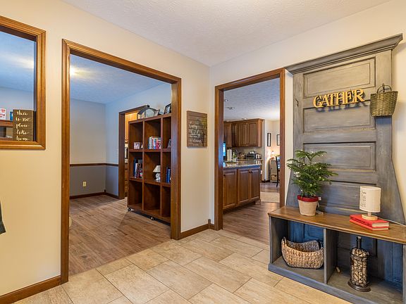 3rd image of 1330 Maple Leaf Ct