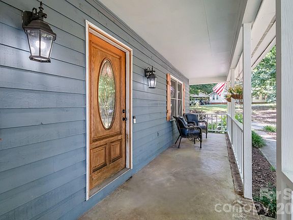2nd image of 3623 Wonderland Dr