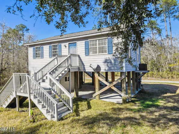 4013 Carribean St, Bay Saint Louis, MS 39520