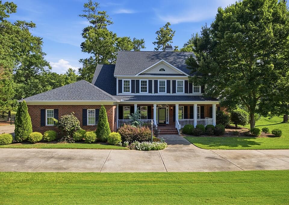 1st image of 307 Parkwood Rd