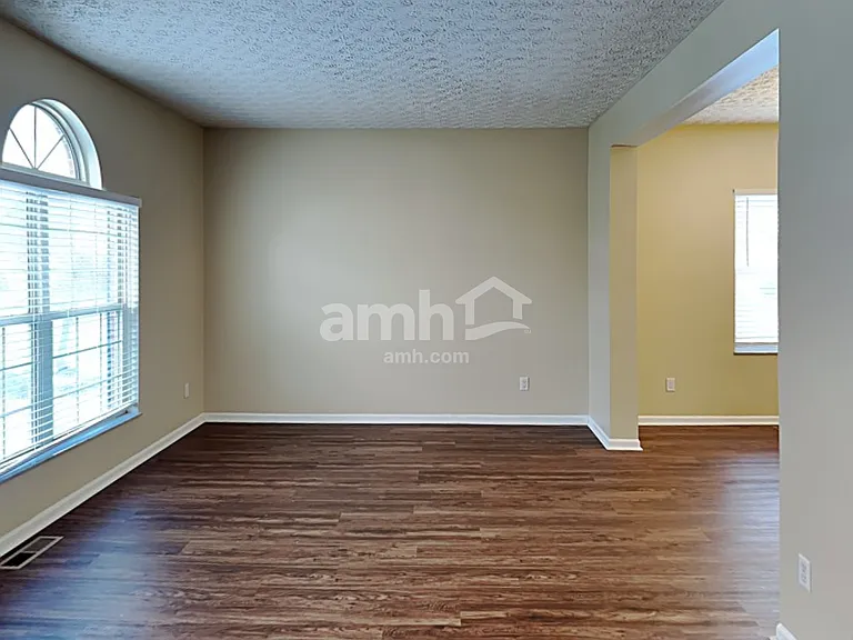 8789 Linick Dr — Photo 8