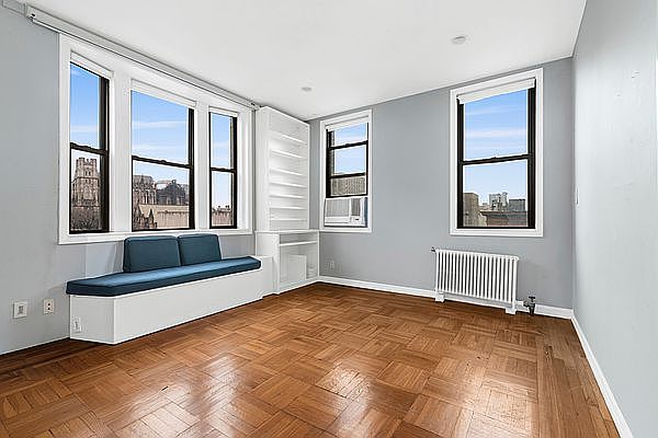 1st image of 200 W 109th St APT E3