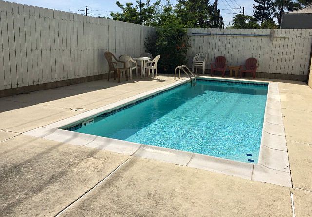 2nd image of 103 W Morningside Dr
