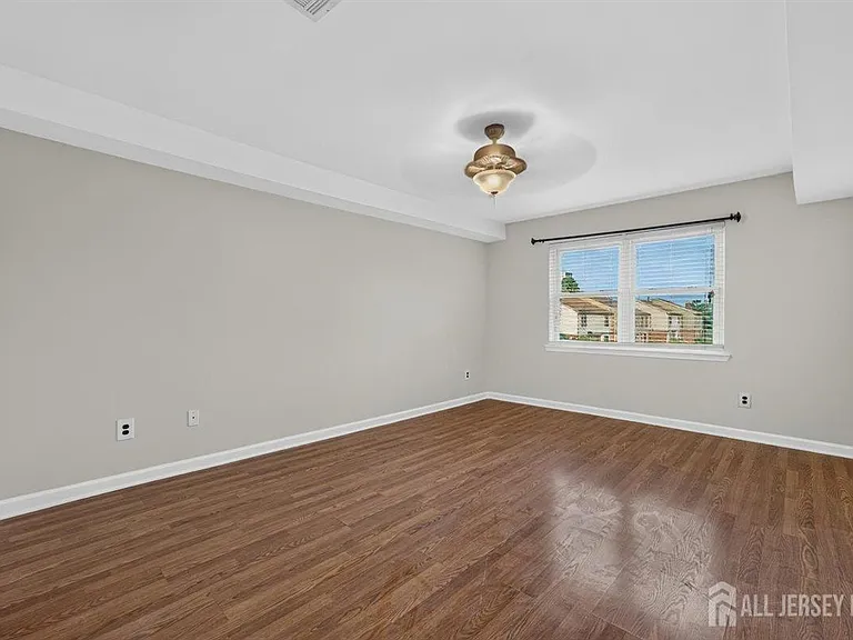 94 Beverly Hill Ter #F — Photo 23