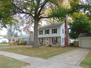 1526 Pemberton Dr, Fort Wayne, IN 46805