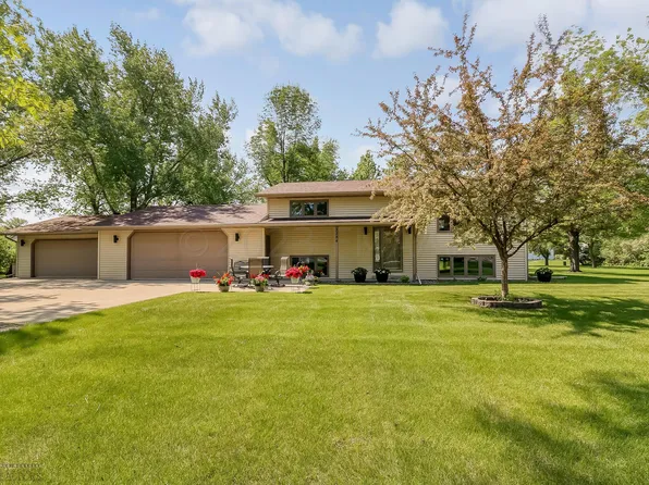 3284 41st Ave S, Prairie Rose, ND 58104