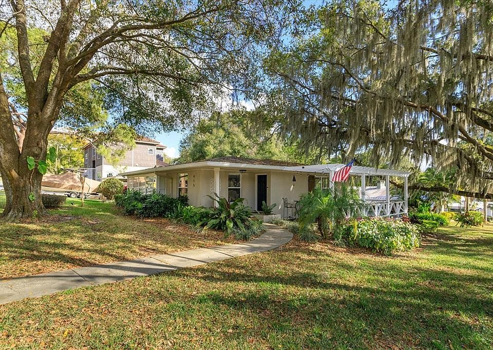 1st image of 415 Palm Ln