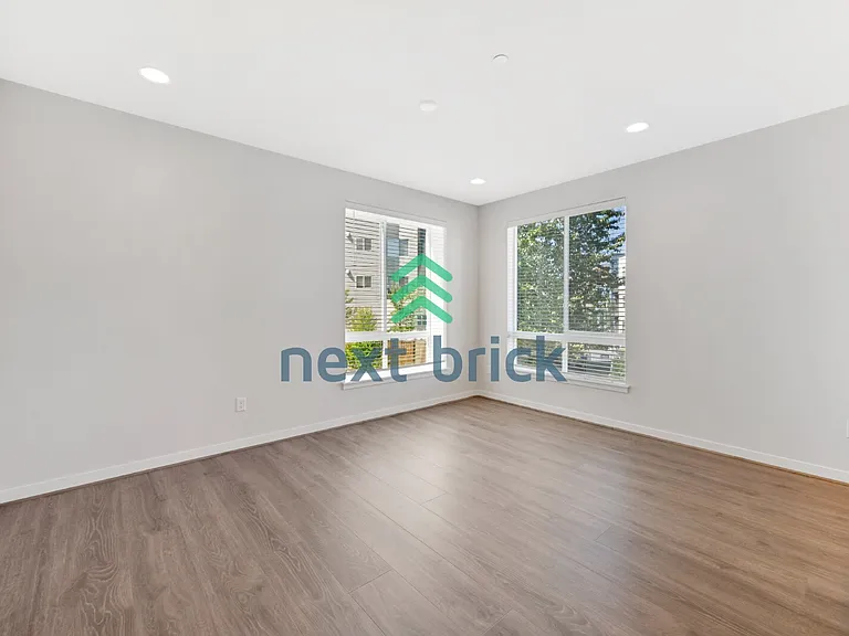 10945 NE 189th Pl #F — Photo 10