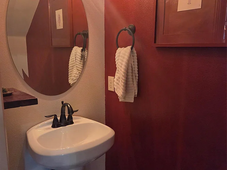 408 W Croslin St — Photo 15