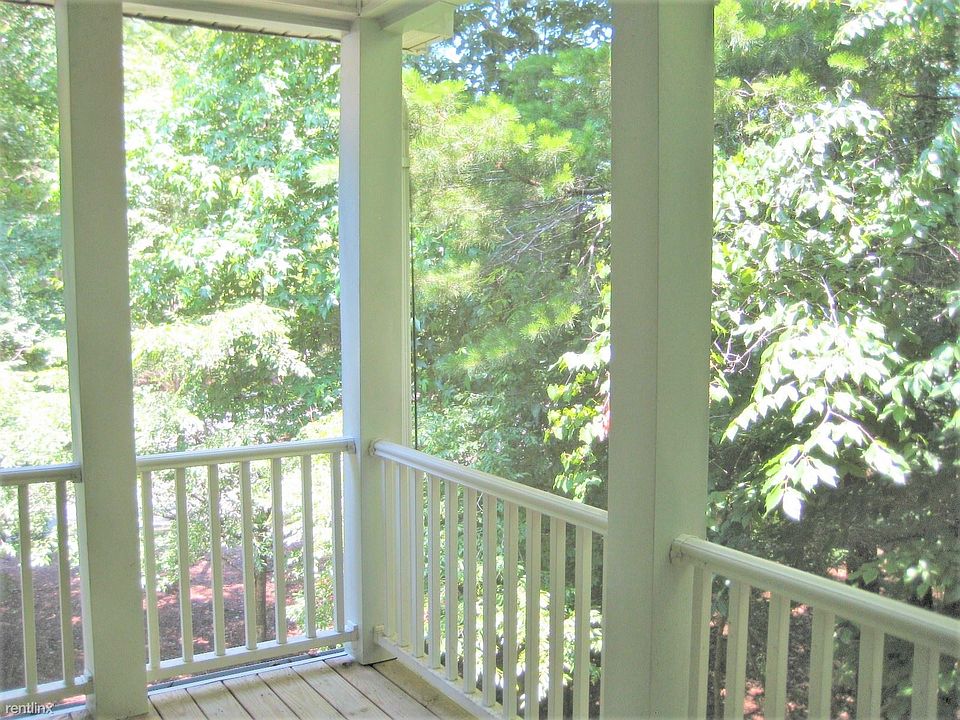 Private, screened porch