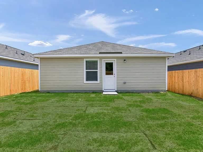 402 Harvest St — Photo 31
