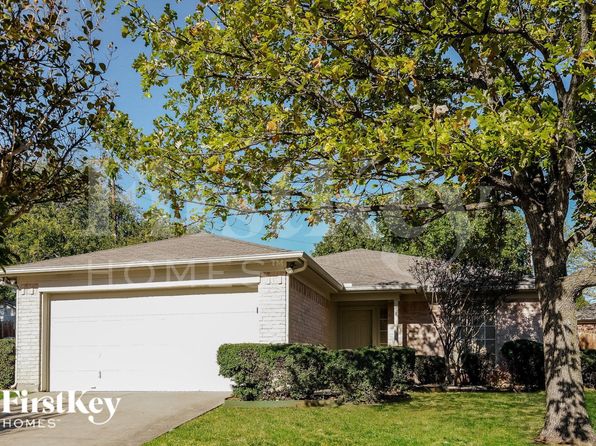 924 NW Summercrest Blvd