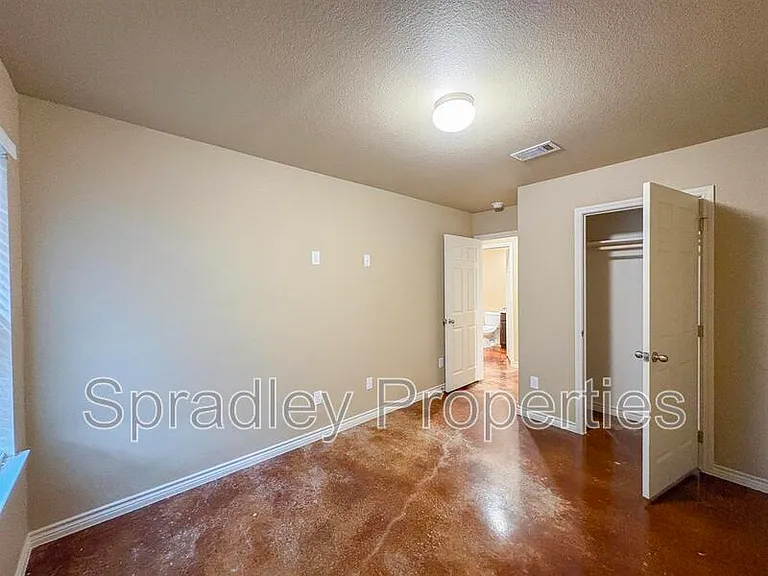 1044A Edwards Dr — Photo 7