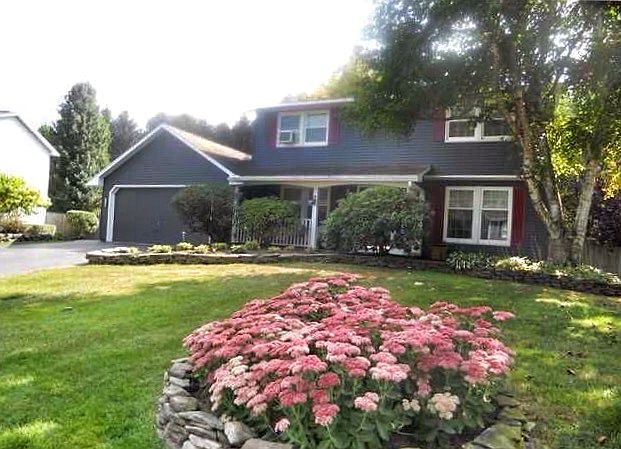 1st image of 115 Sheatree Ln