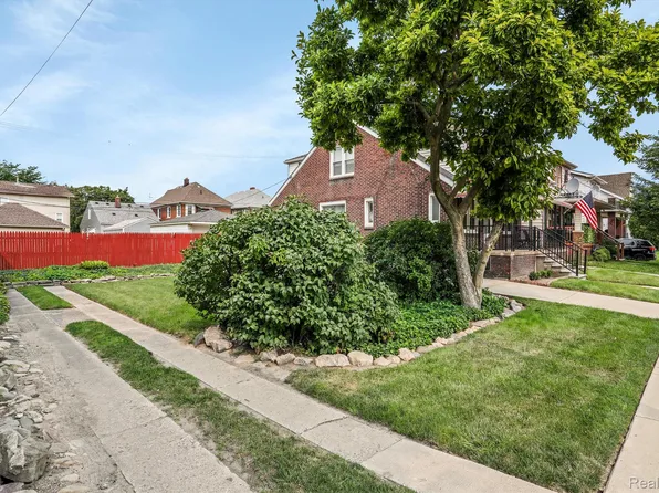 4451 Lois St, Dearborn, MI 48126