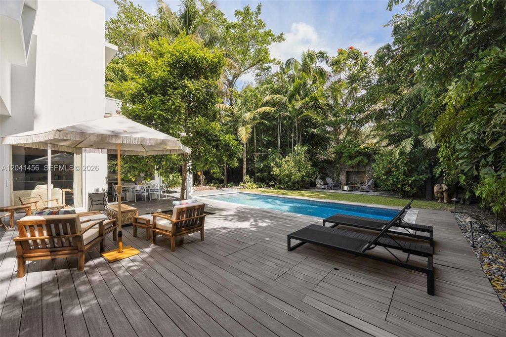 Apartment in Miami - View 5