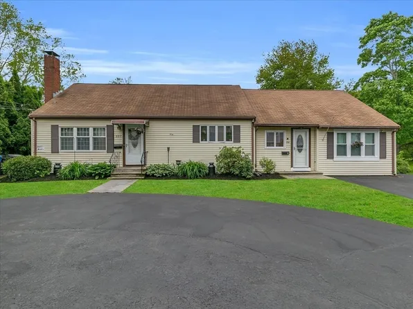 337 Ash St, Reading, MA 01867