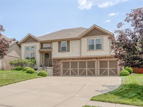 7317 N Conant Ave, Kansas City, MO 64152