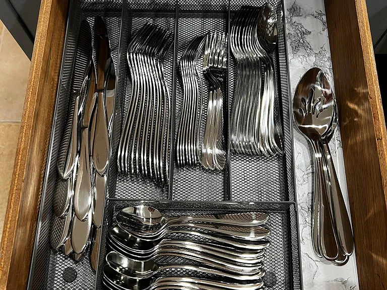Service for 12