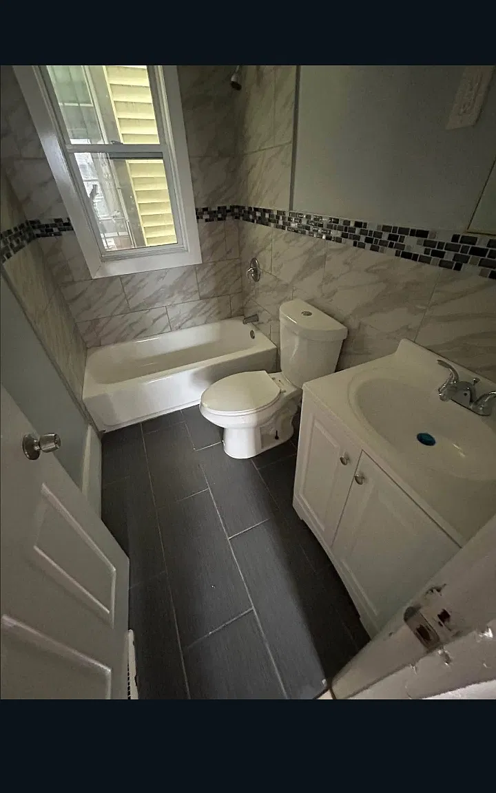 3 bed, $1,950 — Photo 2