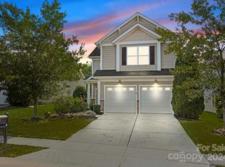 9732 Dominion Crest Dr, Charlotte, NC 28269