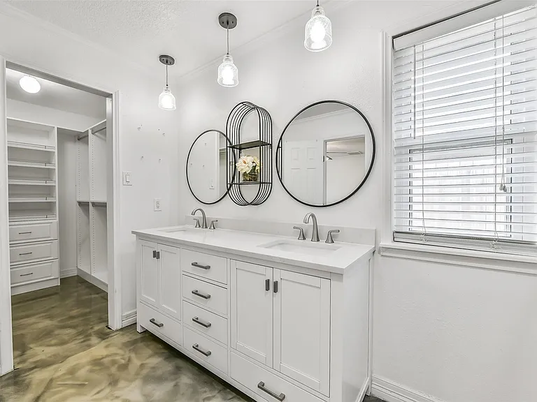 515 Valley Dr — Photo 17