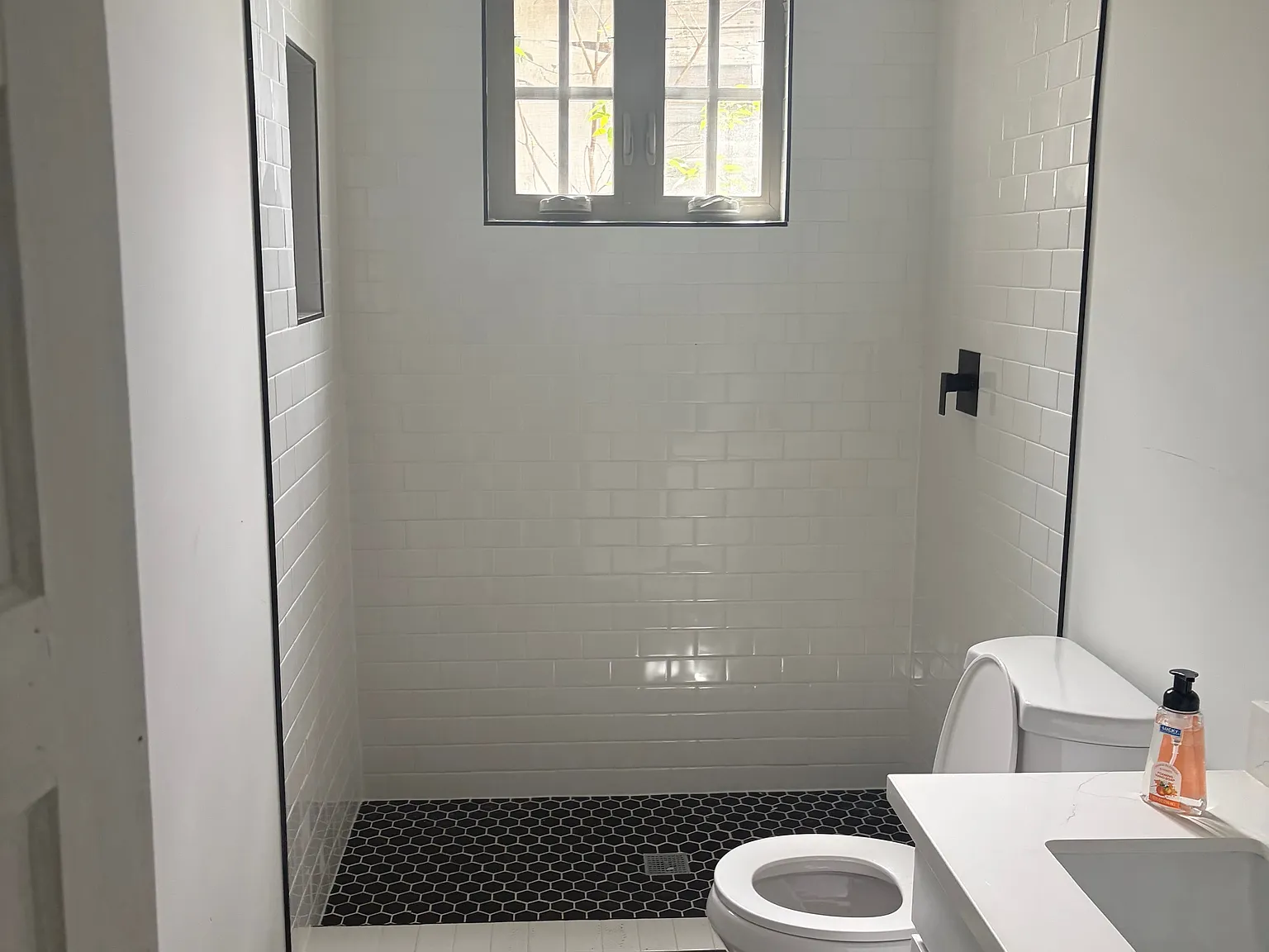 3 bed, 1217 sqft, $1,750 — Photo 1