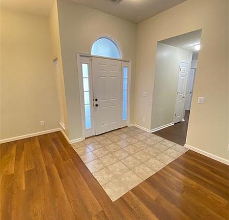 3rd image of 111 Laurens Ln